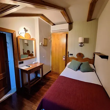 Hotel Aragueells 2*