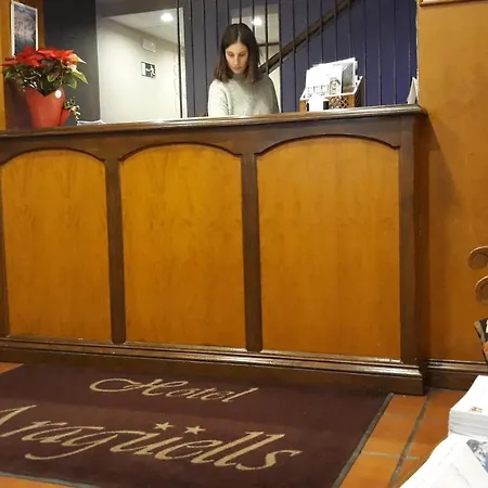 阿拉奎埃斯酒店 2*